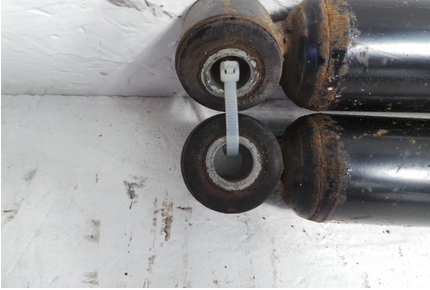 Fiat Ducato 244 Pritsche Bj. 2005 Satz Sto&szlig;d&auml;mpfer D&auml;mpfer Hinterachse